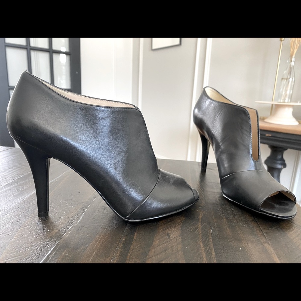 Nine West Black Leather Peep-toe Ankle Booties- size 8.5